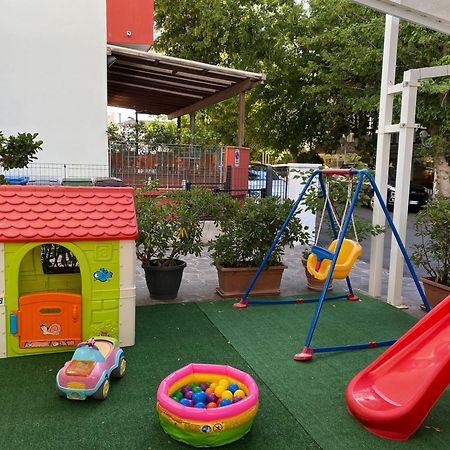 Hotel Eliseo リミニ エクステリア 写真