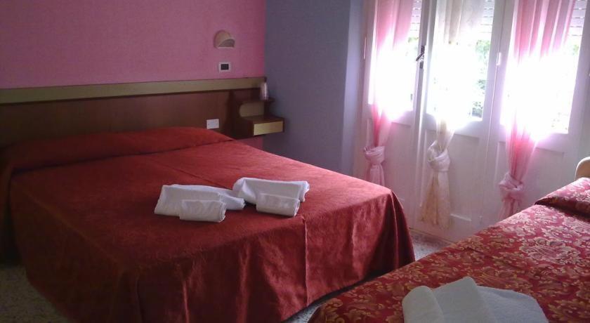 Hotel Eliseo リミニ エクステリア 写真